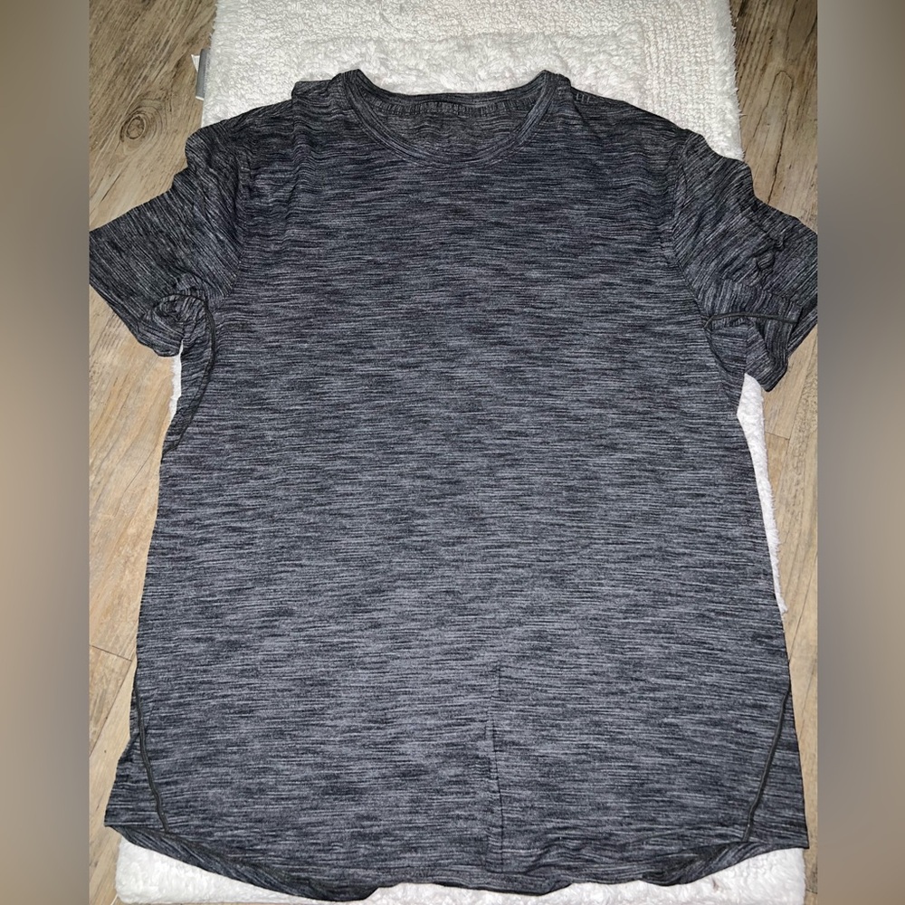 T- shirt Lululemon atlética gray size M for lady